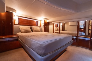 UPSIDE 58ft Sea Ray Yacht For Sale