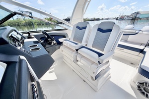 28ft Chaparral Yacht For Sale