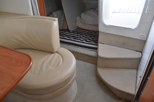 Waves of Blue 30ft Bayliner Yacht For Sale