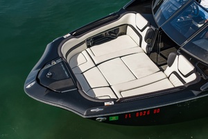 Photo 7145339 for 2025 Yamaha Boats 275SD  