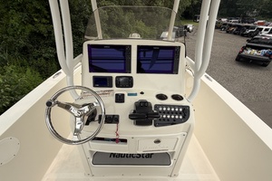 26ft NauticStar Yacht For Sale