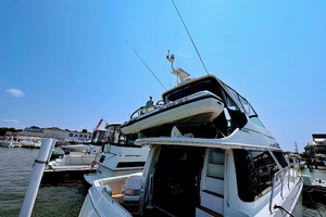 Distraction 45ft Carver Yacht For Sale