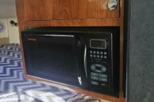 K DEE 32ft World Cat Yacht For Sale