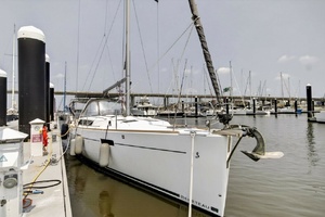 Inconceivable 45ft Beneteau Yacht For Sale