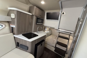 28ft Regal Yacht For Sale