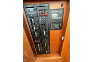 Inve ted 42ft Sabre Yacht For Sale