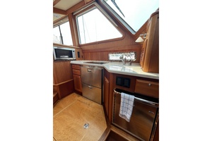 Inve ted 42ft Sabre Yacht For Sale