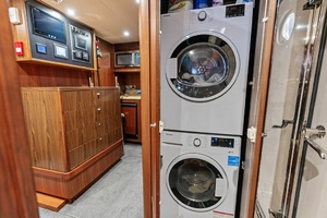 ONE SHOT 90ft Ocean Alexander Yacht For Sale