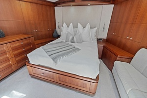 ONE SHOT 90ft Ocean Alexander Yacht For Sale