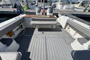 33ft Pursuit Yacht For Sale