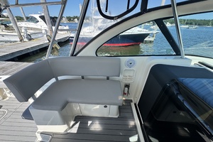33ft Pursuit Yacht For Sale