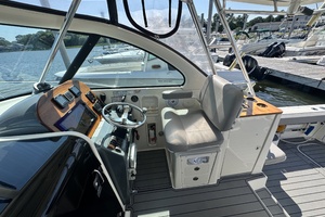 33ft Pursuit Yacht For Sale