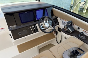 At Last  32ft Sea Ray Yacht For Sale