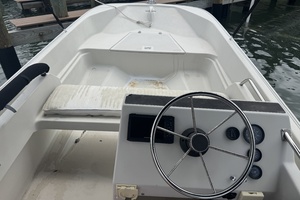 17ft Boston Whaler Yacht For Sale