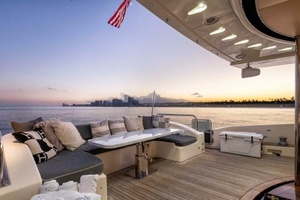 100ft Azimut Yacht For Sale