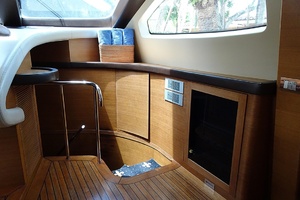 100ft Azimut Yacht For Sale