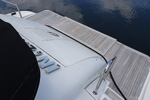 100ft Azimut Yacht For Sale