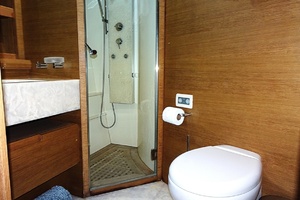 100ft Azimut Yacht For Sale