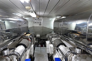 100ft Azimut Yacht For Sale