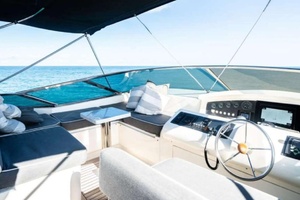 100ft Azimut Yacht For Sale