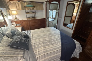 Delta Bliues 48ft Jefferson Yacht For Sale