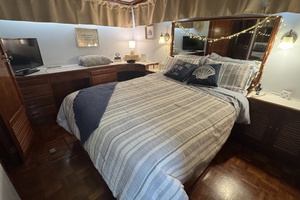 Delta Bliues 48ft Jefferson Yacht For Sale