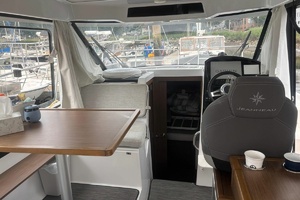30ft Jeanneau Yacht For Sale