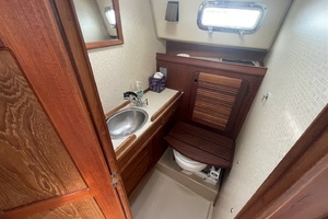 Bermuda Shorts 27ft Island Packet Yacht For Sale