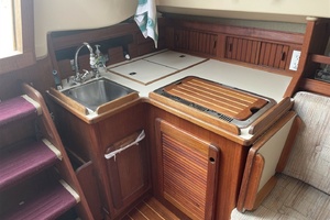 Bermuda Shorts 27ft Island Packet Yacht For Sale