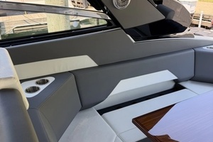 42ft Cruisers Yachts Yacht For Sale