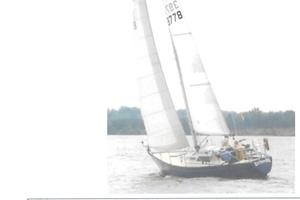 Watermark 33ft Carter Yacht For Sale