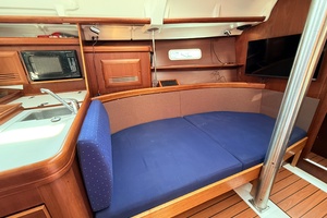 Gusto 37ft Beneteau Yacht For Sale