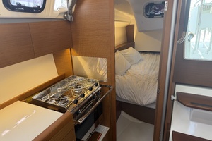 35ft Jeanneau Yacht For Sale
