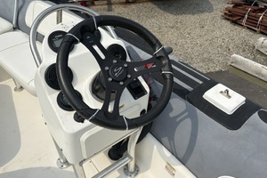 Photo 7227439 for 2012 Zodiac Bayrunner Pro 650  