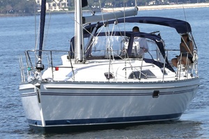 Photo 7227965 for 2011 Catalina 355  