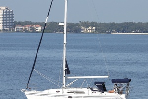 Photo 7227960 for 2011 Catalina 355  
