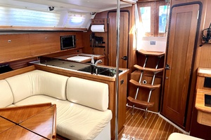 Photo 7227982 for 2011 Catalina 355  