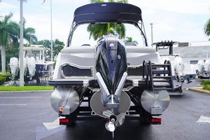 23ft Bennington Yacht For Sale