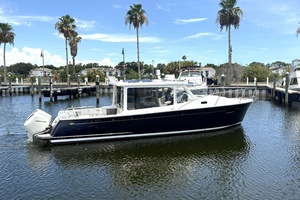 35FT (10.67M) MJM yacht for sale