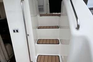 33ft Silverton Yacht For Sale