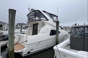 33ft Silverton Yacht For Sale
