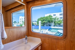 Day Head Sink & Huge Window
