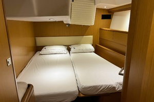 57ft Jeanneau Yacht For Sale