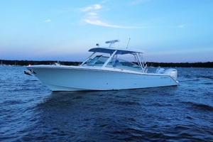 Im In 33ft Cobia Yacht For Sale