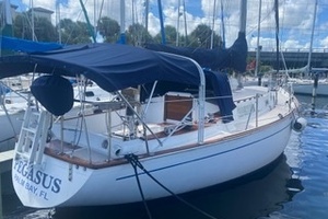 38ft Morgan Yacht For Sale