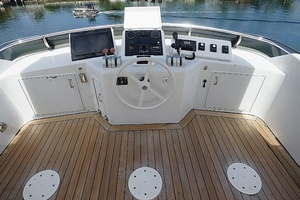 030 Flybridge Helm
