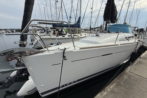 La Mer 35ft Beneteau Yacht For Sale