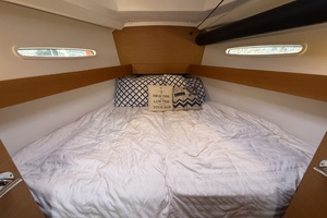 La Mer 35ft Beneteau Yacht For Sale