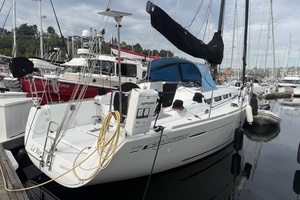 La Mer 35ft Beneteau Yacht For Sale