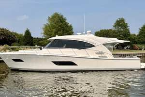 PLANKTON 52ft Riviera Yacht For Sale
